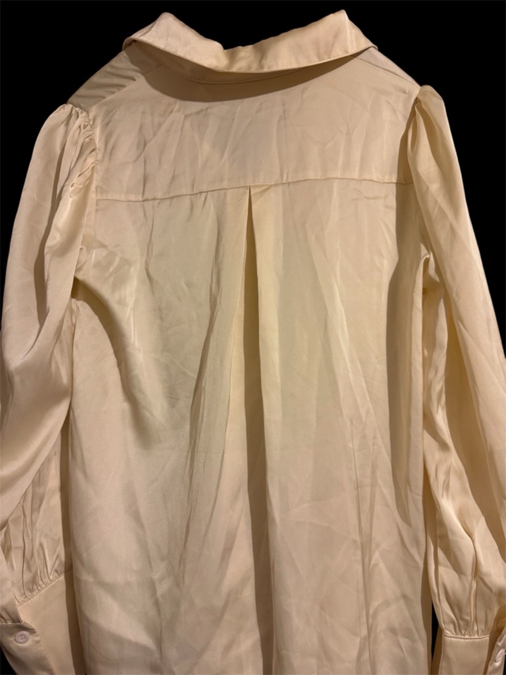 100% Silk Vince Lightweight Button-Down Shirt in Soft Cream - Picture 3 of 6
